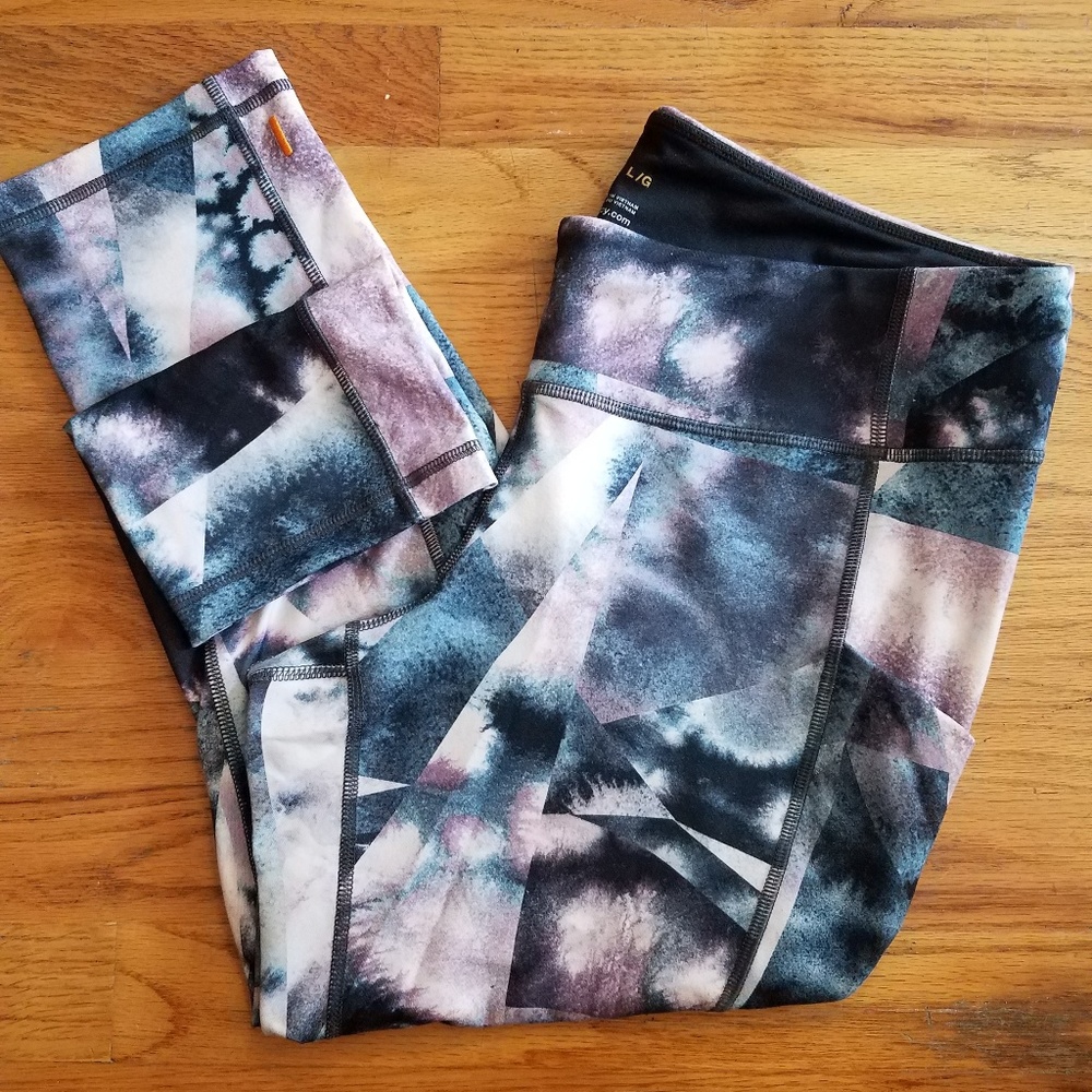 Power Train Pocket Capri Leggings